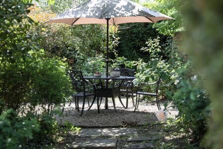 Two Rose Walk Cottage Cotswolds Moreton-in-Marsh المظهر الخارجي الصورة