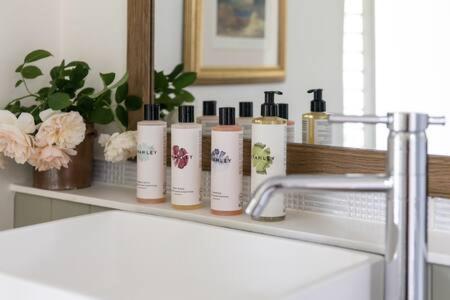 Two Rose Walk Cottage Cotswolds Moreton-in-Marsh المظهر الخارجي الصورة